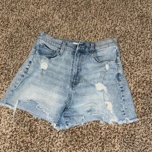 Size 7 boyfriend high rise shorts, brand So